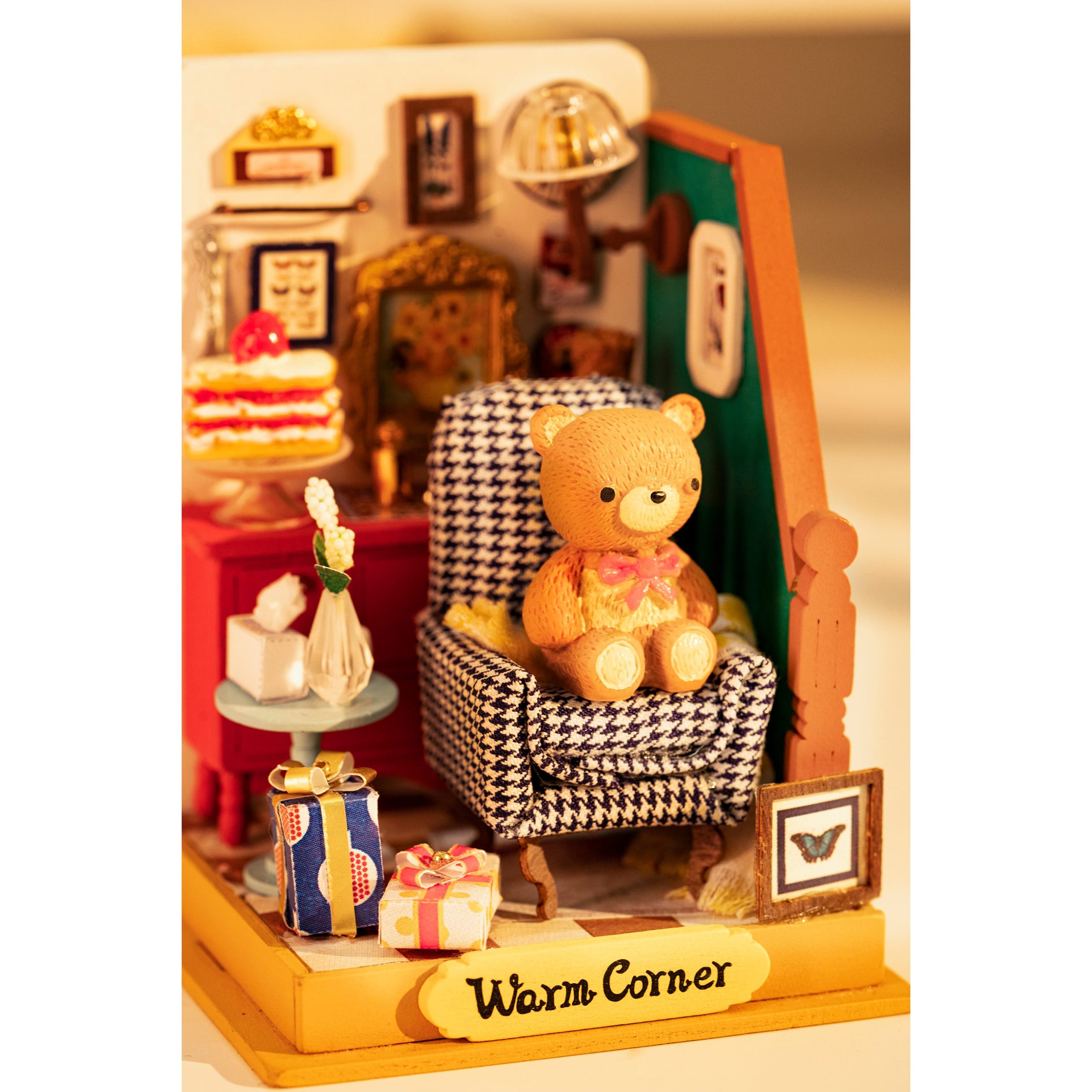 Rolife® Holiday Living Room DIY Miniature Kit - Image 3